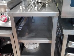 MESA DE INOX